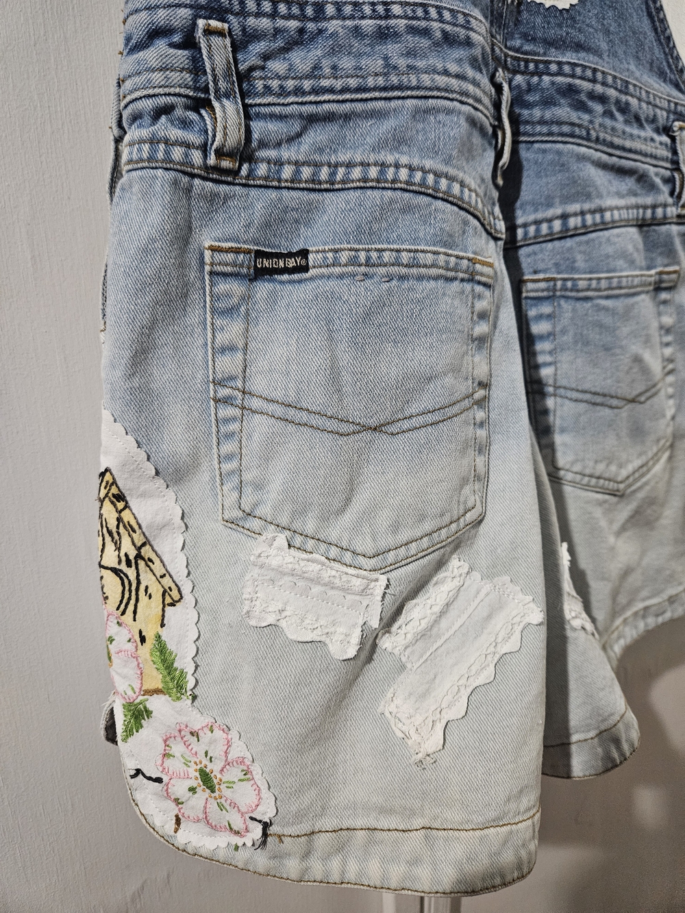 UNIONBAY Distressed Blue Denim Women’s Short Overalls with Embroidered Birds - Picture 9 of 15